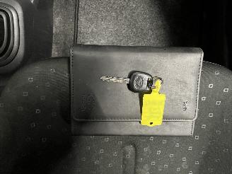 Toyota Yaris Yaris II (P9) Hatchback 1.3 16V VVT-i (2SZFE) [64kW]  (08-2005/11-2010=
) picture 23