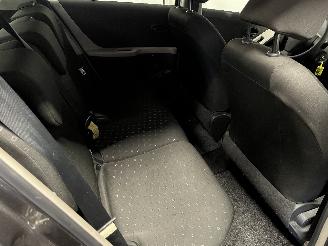 Toyota Yaris Yaris II (P9) Hatchback 1.3 16V VVT-i (2SZFE) [64kW]  (08-2005/11-2010=
) picture 14