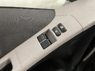 Toyota Yaris Yaris II (P9) Hatchback 1.3 16V VVT-i (2SZFE) [64kW]  (08-2005/11-2010=
) picture 17