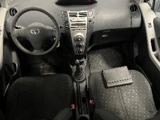 Toyota Yaris Yaris II (P9) Hatchback 1.3 16V VVT-i (2SZFE) [64kW]  (08-2005/11-2010=
) picture 15