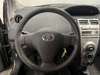 Toyota Yaris Yaris II (P9) Hatchback 1.3 16V VVT-i (2SZFE) [64kW]  (08-2005/11-2010=
) picture 22