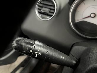 Peugeot 308 308 CC (4B) Cabrio 1.6 16V THP 155 (EP6CDT(5FV)) [115kW]  (06-2009/12-=
2014) picture 13