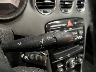 Peugeot 308 308 CC (4B) Cabrio 1.6 16V THP 155 (EP6CDT(5FV)) [115kW]  (06-2009/12-=
2014) picture 14