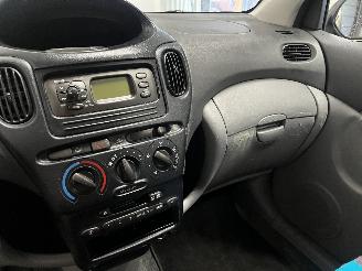Toyota Yaris Yaris Verso (P2) MPV 1.3 16V (2NZFE) [63kW]  (08-1999/10-2002) picture 19