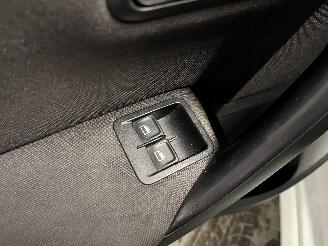 Volkswagen Polo Polo V (6R) Hatchback 1.0 12V BlueMotion Technology (CHYA) [44kW]  (01=
-2014/10-2017) picture 23