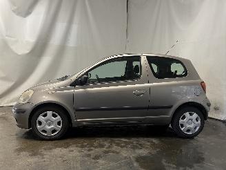 Toyota Yaris Yaris (P1) Hatchback 1.3 16V VVT-i (2SZFE) [64kW]  (04-2002/09-2005) picture 3