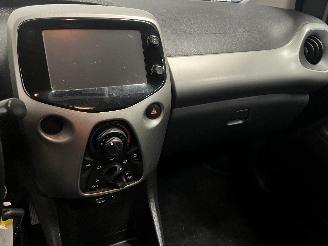 Toyota Aygo Aygo (B40) Hatchback 1.0 12V VVT-i (1KR-FE) [51kW]  (05-2014/06-2018) picture 21