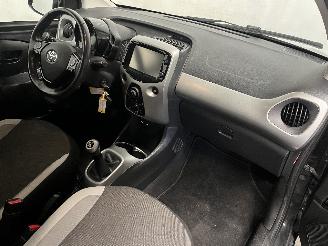 Toyota Aygo Aygo (B40) Hatchback 1.0 12V VVT-i (1KR-FE) [51kW]  (05-2014/06-2018) picture 12