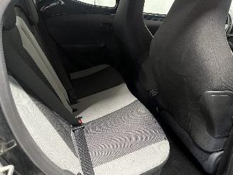 Toyota Aygo Aygo (B40) Hatchback 1.0 12V VVT-i (1KR-FE) [51kW]  (05-2014/06-2018) picture 15