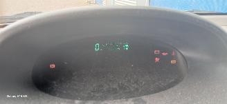 Toyota Yaris Yaris Verso (P2) MPV 1.3 16V (2NZFE) [63kW]  (08-1999/10-2002) picture 2