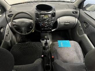 Toyota Yaris Yaris Verso (P2) MPV 1.3 16V (2NZFE) [63kW]  (08-1999/10-2002) picture 15
