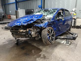 Salvage car Volkswagen Golf Golf VIII (CD1) Hatchback 2.0 TSI R 16V 4Motion (DNFG) [235kW]  (09-20=
20/...) 2021/9
