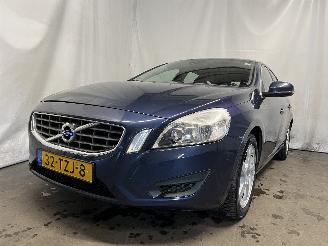 Unfallwagen Volvo V-60 V60 I (FW/GW) Combi 1.6 T3 16V (B4164T3(Euro 5)) [110kW]  (09-2010/12-=
2015) 2012/5