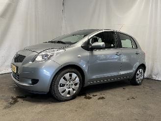 Toyota Yaris Yaris II (P9) Hatchback 1.3 16V VVT-i (2SZFE) [64kW]  (08-2005/11-2010=
) picture 2