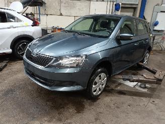 Salvage car Skoda Fabia Fabia III Combi (NJ5) Combi 5-drs 1.2 TSI 16V Greentech (CJZD(Euro 6))=
 [81kW]  (10-2014/12-2022) 2017/4