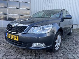Coche accidentado Skoda Octavia Octavia Combi (1Z5) Combi 5-drs 1.2 TSI (CBZB) [77kW]  (02-2010/04-201=
3) 2011/6