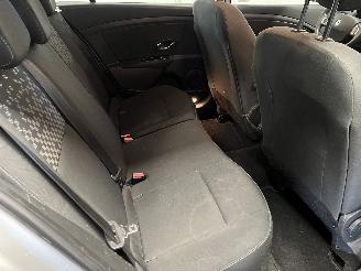 Renault Mégane Megane III Grandtour (KZ) Combi 5-drs 1.5 dCi 110 (K9K-636(K9K-A6)) [8=
1kW]  (02-2009/04-2016) picture 10