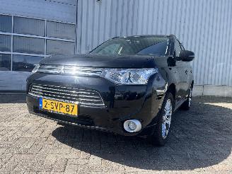 Schadeauto Mitsubishi Outlander Outlander (GF/GG) SUV 2.0 16V PHEV 4x4 (S61) [147kW]  (01-2014/12-2021=
) 2013/12
