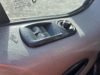 Opel Vivaro Vivaro Van 1.9 DTI 16V (F9Q-760) [74kW]  (08-2001/07-2014) picture 12