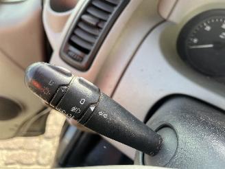 Opel Vivaro Vivaro Van 1.9 DTI 16V (F9Q-760) [74kW]  (08-2001/07-2014) picture 13