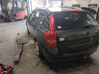 Kia Cee d Cee'd Sporty Wagon (EDF) Combi 1.4 16V (G4FAI) [80kW]  (09-2009/12-201=
2) picture 4