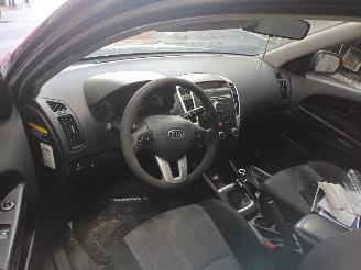 Kia Cee d Cee'd Sporty Wagon (EDF) Combi 1.4 16V (G4FAI) [80kW]  (09-2009/12-201=
2) picture 5