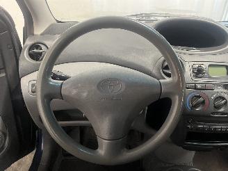 Toyota Yaris Yaris (P1) Hatchback 1.0 16V VVT-i (1SZFE) [50kW]  (04-1999/09-2005) picture 17