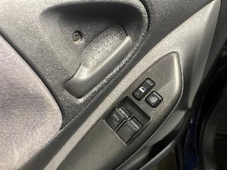 Toyota Yaris Yaris (P1) Hatchback 1.0 16V VVT-i (1SZFE) [50kW]  (04-1999/09-2005) picture 12