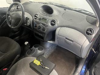 Toyota Yaris Yaris (P1) Hatchback 1.0 16V VVT-i (1SZFE) [50kW]  (04-1999/09-2005) picture 7
