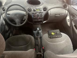 Toyota Yaris Yaris (P1) Hatchback 1.0 16V VVT-i (1SZFE) [50kW]  (04-1999/09-2005) picture 10