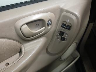 Chrysler Voyager Voyager/Grand Voyager (RG/RS) MPV 3.3 V6 (EGA) [128kW]  (02-2000/12-20=
08) picture 13