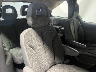 Chrysler Voyager Voyager/Grand Voyager (RG/RS) MPV 3.3 V6 (EGM) [128kW]  (02-2000/12-20=
08) picture 10