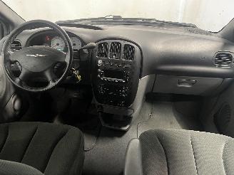 Chrysler Voyager Voyager/Grand Voyager (RG/RS) MPV 3.3 V6 (EGM) [128kW]  (02-2000/12-20=
08) picture 13