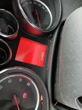 Opel Astra Astra J (PC6/PD6/PE6/PF6) Hatchback 5-drs 1.4 Turbo 16V (A14NET(Euro 5=
)) [103kW]  (12-2009/10-2015) picture 2