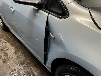 Opel Astra Astra J (PC6/PD6/PE6/PF6) Hatchback 5-drs 1.6 16V (A16XER(Euro 5)) [85=
kW]  (12-2009/10-2015) picture 11