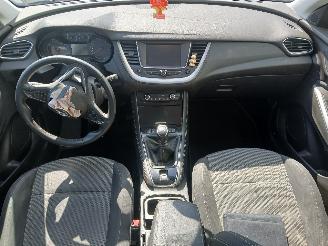 Opel Grandland Grandland (X) SUV 1.2 Turbo 12V (F12XHT(EB2ADTS)) [96kW]  (06-2017/...=
) picture 13