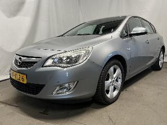 Opel Astra Astra J (PC6/PD6/PE6/PF6) Hatchback 5-drs 1.6 16V (A16XER(Euro 5)) [85=
kW]  (12-2009/10-2015) picture 3