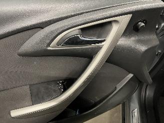 Opel Astra Astra J (PC6/PD6/PE6/PF6) Hatchback 5-drs 1.6 16V (A16XER(Euro 5)) [85=
kW]  (12-2009/10-2015) picture 18