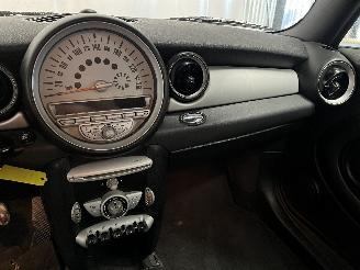 Mini Mini Mini (R56) Hatchback 1.6 16V Cooper (N12-B16A) [88kW]  (10-2006/02-201=
2) picture 15