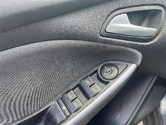 Ford Focus Focus 3 Wagon Combi 1.6 TDCi ECOnetic (NGDB) [77kW]  (05-2012/05-2018)= picture 18