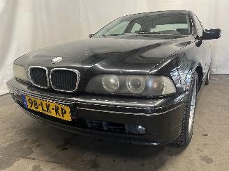 Schadeauto BMW 5-serie 5 serie (E39) Sedan 525i 24V (M54-B25(256S5)) [141kW]  (09-2000/06-200=
3) 2003/2