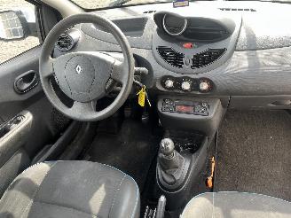 Renault Twingo Twingo II (CN) Hatchback 3-drs 1.2 16V (D4F-764(D4F-E7)) [55kW]  (03-2=
007/09-2014) picture 12
