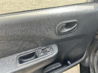 Renault Twingo Twingo II (CN) Hatchback 3-drs 1.2 16V (D4F-764(D4F-E7)) [55kW]  (03-2=
007/09-2014) picture 16