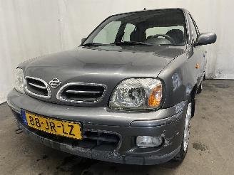 uszkodzony samochody osobowe Nissan Micra Micra (K11) Hatchback 1.4 16V (CGA3DE) [60kW]  (09-2000/02-2003) 2002/7