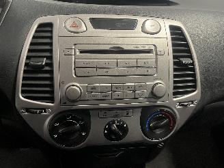 Hyundai I-20 i20 Hatchback 1.2i 16V (G4LA) [57kW]  (09-2008/12-2012) picture 16