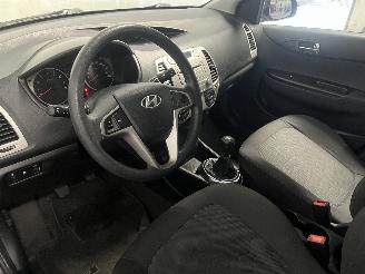 Hyundai I-20 i20 Hatchback 1.2i 16V (G4LA) [57kW]  (09-2008/12-2012) picture 14