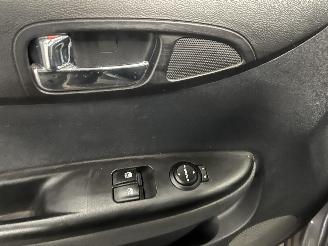 Hyundai I-20 i20 Hatchback 1.2i 16V (G4LA) [57kW]  (09-2008/12-2012) picture 15