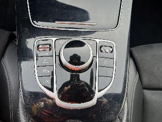 Mercedes E-klasse E (W213) Sedan E-200 2.0 Turbo 16V (M274.920) [135kW]  (01-2016/05-201=
9) picture 25