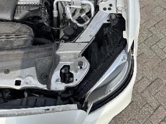 Mercedes E-klasse E (W213) Sedan E-200 2.0 Turbo 16V (M274.920) [135kW]  (01-2016/05-201=
9) picture 11