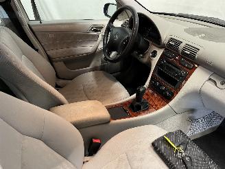 Mercedes C-klasse C (W203) Sedan 2.2 C-200 CDI 16V (OM611.962) [85kW]  (09-2000/06-2003)= picture 17